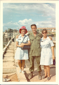 Donut Dollies Doc photo #3 - Dorset Anderson & Judy Pence with unknown soldier